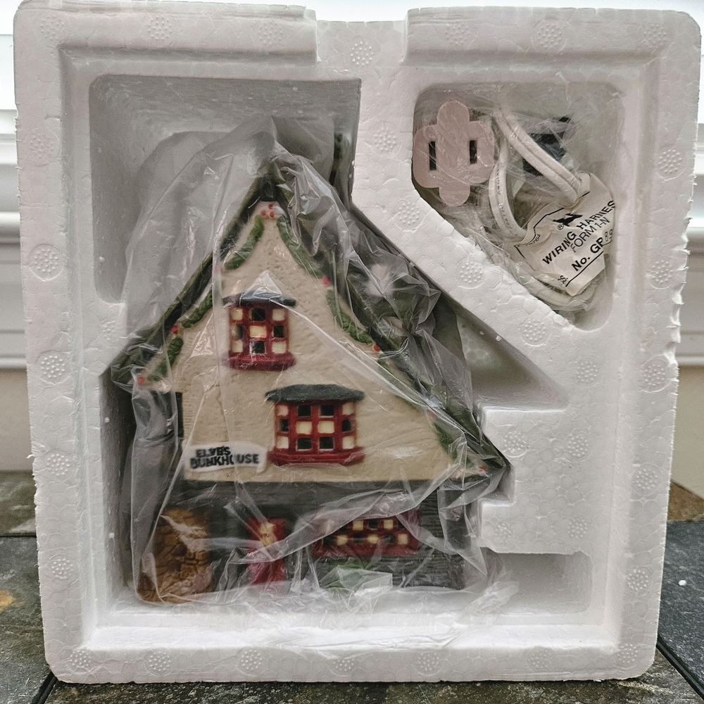 Dept 56 North Pole Elf Bunkhouse NIB Retired Building Christmas Village